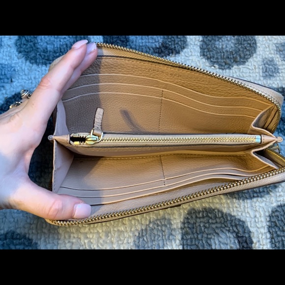 Tory Burch Wallet - Picture 3 of 6